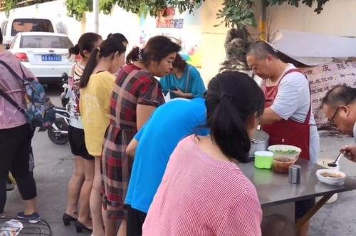 幼师车站吃瓜事件,一场引发社会热议的公共行为风波  第3张